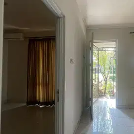 dijual rumah di kota wisata siap huni depan taman