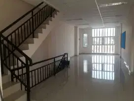 Ruko 3.5 Lantai siap pakai.