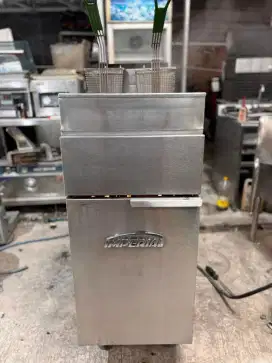 Deepfryer gas 
Merk Imperial 
Kapasitas 20-30 liter

Harga 7.000.000
