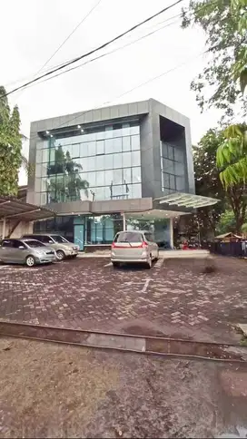 GEDUNG 3 LANTAI JALAN RAYA JEMURSARI dkt margorejo a yani tenggilis ng
