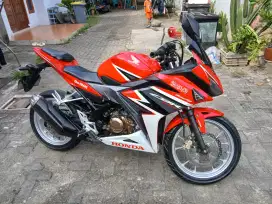 Honda CBR 150R ABS facelite thun 2018 lengkap pajak idup tinggal pake