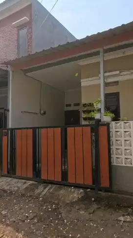 Rumah SIAP HUNI Bebas banjir karang tengah Ciledug