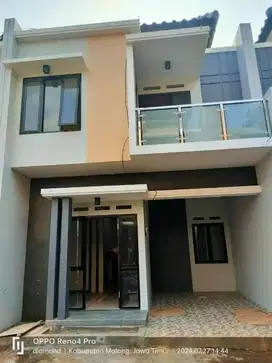 RUMAH MEWAH SIAP HUNI 2 LANTAI DEKAT UMM