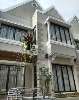 Rumah Baru Pasangan  Milenial Di Setraduta Dekat Tol Pasteur