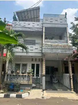 Dijual Rumah full furnished ada rooftop di Mediterania Cikunir