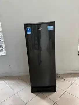 Kulkas/freezer merk AQUA