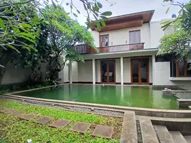 Disewa rumah mewah di dharmawangsa lokasi stragis