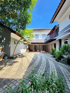 DISEWA RUMAH KOTA  BARU PARAHYANGAN