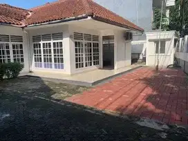 DISEWA KAN RUMAH LUAS BISA BUAT KANTOR DAERAH KEBAGUSAN