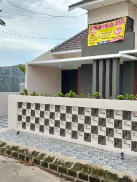 Rumah bangunan permanen 2kmr tidur 1 kmr mandi ada taman depan