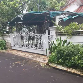 Rumah Hoek 1 Lantai di Graha Raya Bintaro, Tangerang Selatan