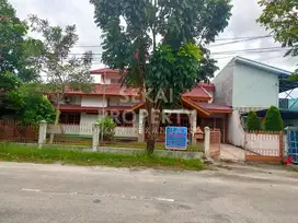 DIJUAL RUMAH BULATAN DENGAN TANAH 600M2 LOKASI JL. BANGAU - SUKAJADI
