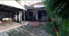 dijual rumah sangat strategis di jalan raya veteran dekat simpang lima