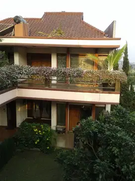 termurah  rumah villa lux setiabudi mainroad bandung utara