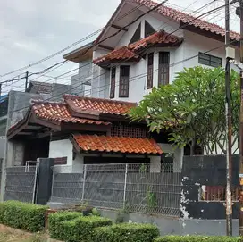 Dijual Rumah bagus 2 lantai  di   Bumi Harapan Permai Kramat Jati