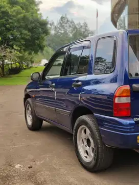 (jual Cepat)Suzuki Escudo 1.6 Model New 2004 Bensin irit, Ac dingin