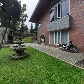 Rumah mewah Setra Sari