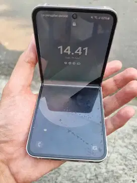 Samsung z flip 6 12/256 sein mulusss minus dot kecil banget