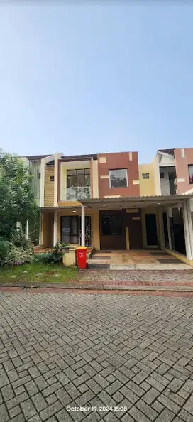 Jual rumah bagus hadap boulevard di Foresta Primavera BSD City