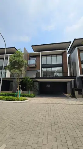 Hunian Nyaman 3 Lantai Ada House Lift di Cluster Laurel Nava Park