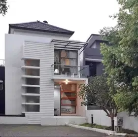 Rumah Nyaman 3 Lantai di Dago Resort Bandung Utara