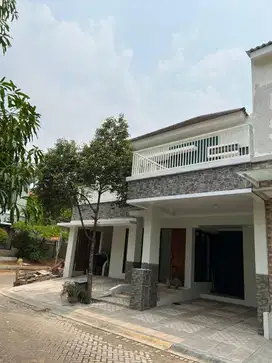 Dijual cepat rumah terenovasi siap huni di Discovery Residence Bintaro
