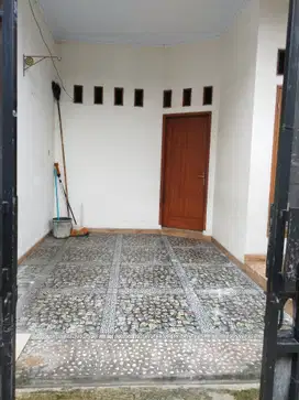Rumah Minimalis Tingkat di perumahan duta harapan bekasi kota