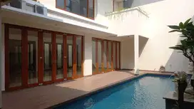 Rumah 2 Lantai Di Cilandak, Jakarta Selatan, lokasi strategis