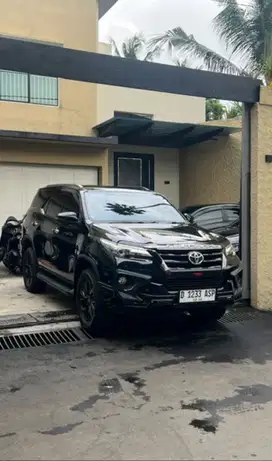 Toyota Fortuner VRZ TRD 2020 km 19rb siap pakai