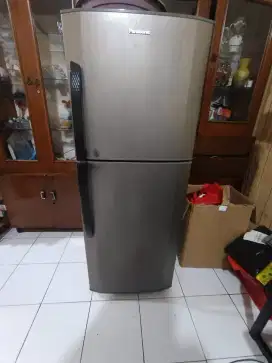 Kulkas panasonic 2 pintu