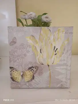 Hiasan Dinding bunga kupu2 UK 20 x 20 cm bahan kayu dan kanvas