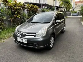 Nissan Grand Livina XV Matic 2011