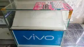Dijual etalase Vivo bekas counter HP like new