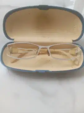 Kacamata chanel
