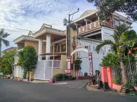 Rumah mewah 3 Lt Mebel Meja Kursi gebyok Partisi Jati Semarang Barat