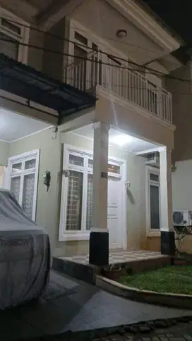Dijual Rumah 2 Lantai di Jatiwaringin Dekat Akses Tol