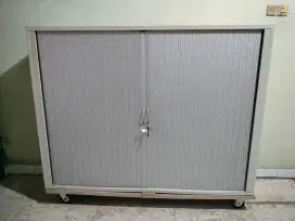 Lemari arsip kantor