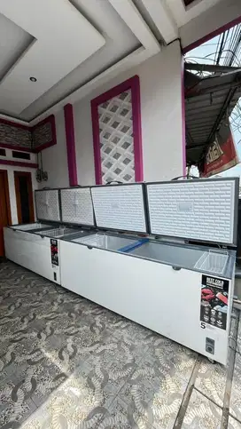 Freezer GEA 1200 ltr Original Belum Pernah Service 4 bulan pemakaian