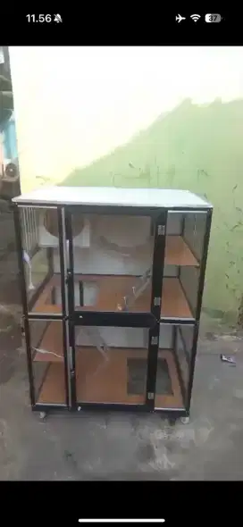 Kandang kucing hitam 2