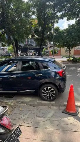 2023 baleno hatchback very low km tgn pertama