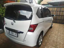 Dijual 1 unit mobil merk honda freed