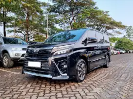 [ LOW KM ] TOYOTA VOXY 2.0 AT MATIC 2021 HITAM PEMAKAIAN 2022
