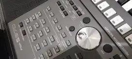 Dijual Yamaha Psr s970 mulus pool normal lengkao meja pedal piano arrg