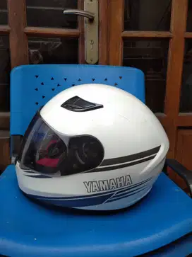 Helm Motor Full Face Yamaha by Cargloss Putih ukuran Besar L/XL