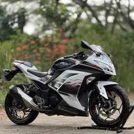 KAWASAKI NINJA 250 FI ABS PUTIH 2014 KM 6K PAJAK PANJANG KAYAK BARU