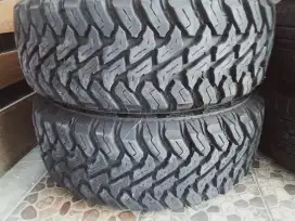 Ring 18 ( 265/60R18 )masih 90%