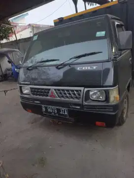 MITSUBISHI COLT L300 tahun 2015