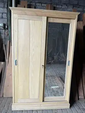 Lemari gmelina 2 pintu