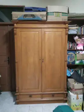 Lemari Kayu Jati Divan
