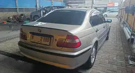 BMW 318i 2003 Bensin